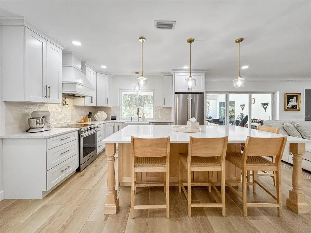 5853 LEELAND STREET S St Petersburg, FL 33715