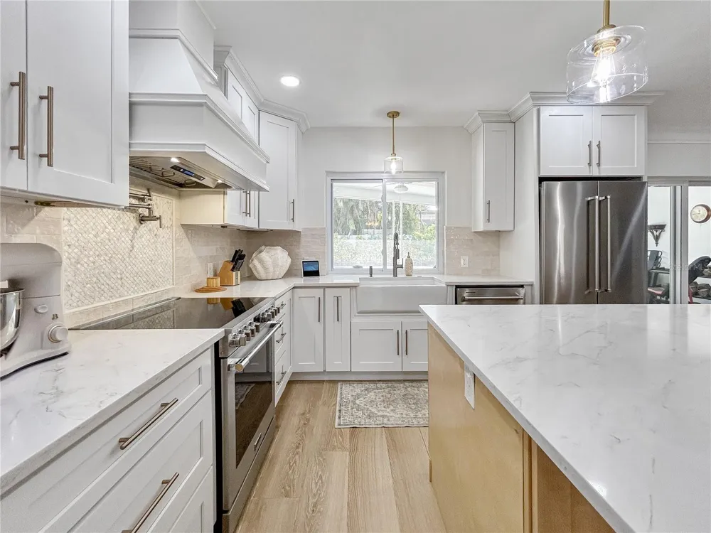 5853 LEELAND STREET S St Petersburg, FL 33715