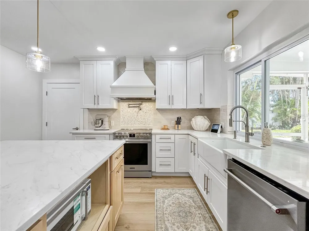 5853 LEELAND STREET S St Petersburg, FL 33715