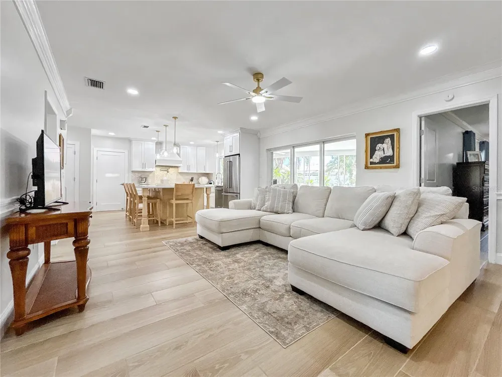5853 LEELAND STREET S St Petersburg, FL 33715