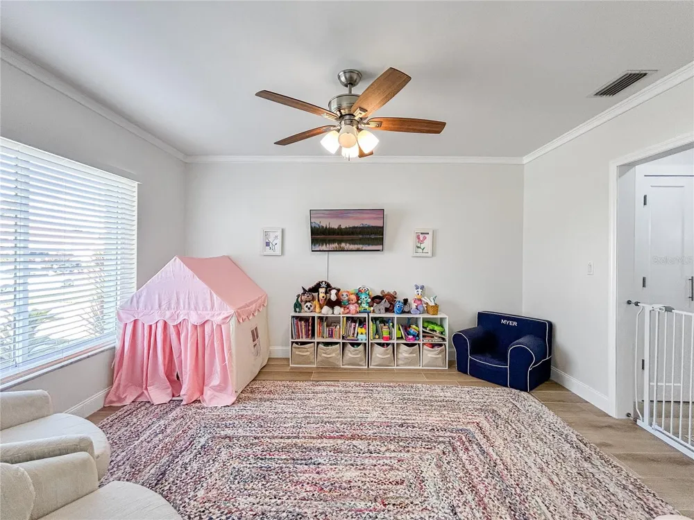 5853 LEELAND STREET S St Petersburg, FL 33715