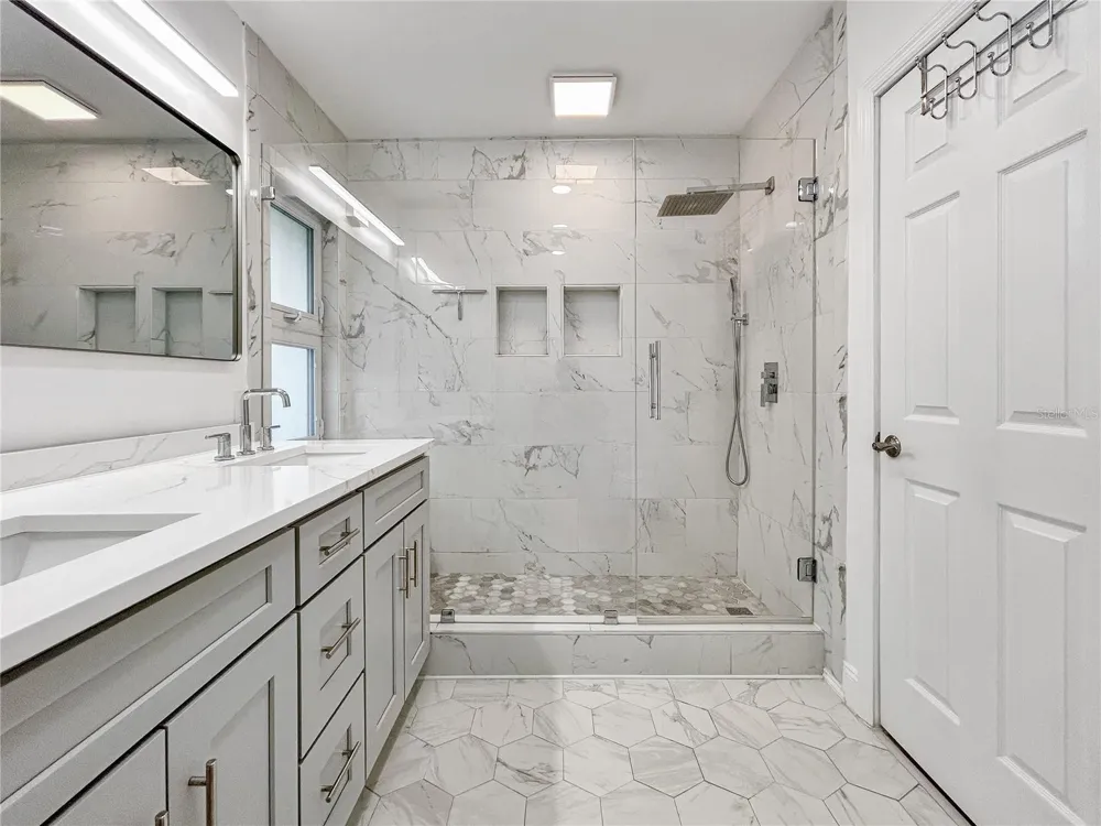 5853 LEELAND STREET S St Petersburg, FL 33715