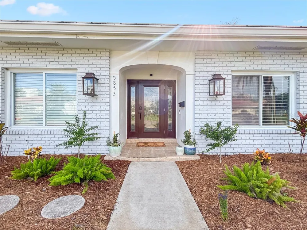 5853 LEELAND STREET S St Petersburg, FL 33715