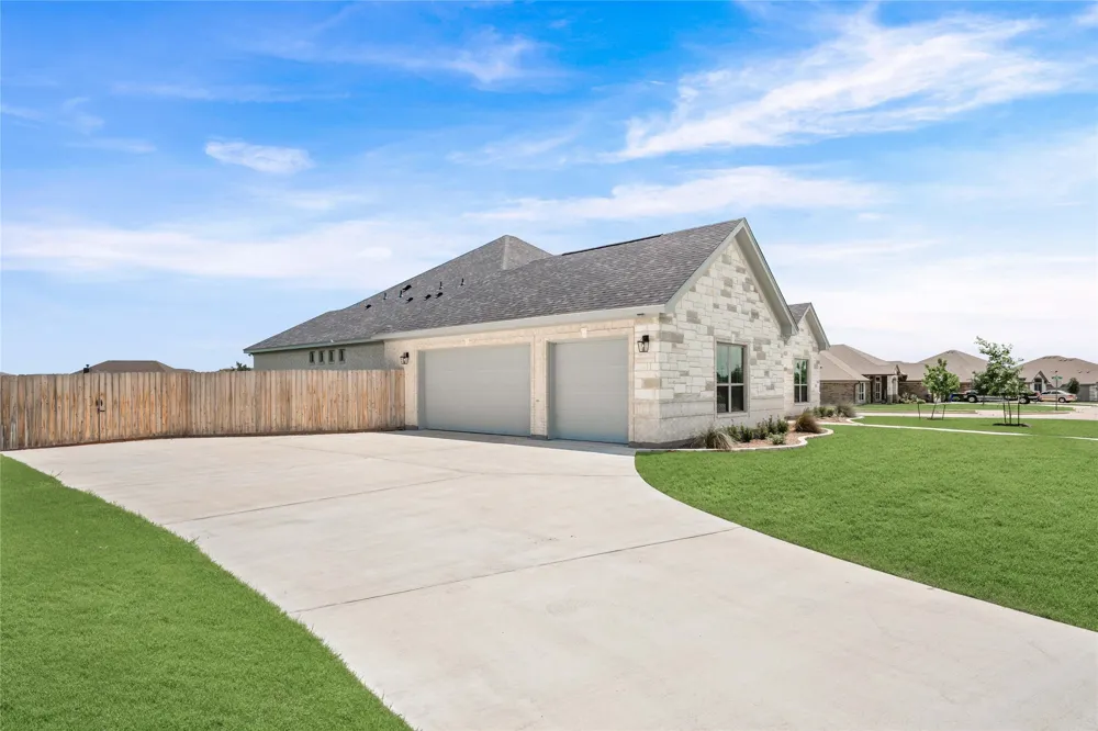 405 Willow Drive Troy, TX 76579
