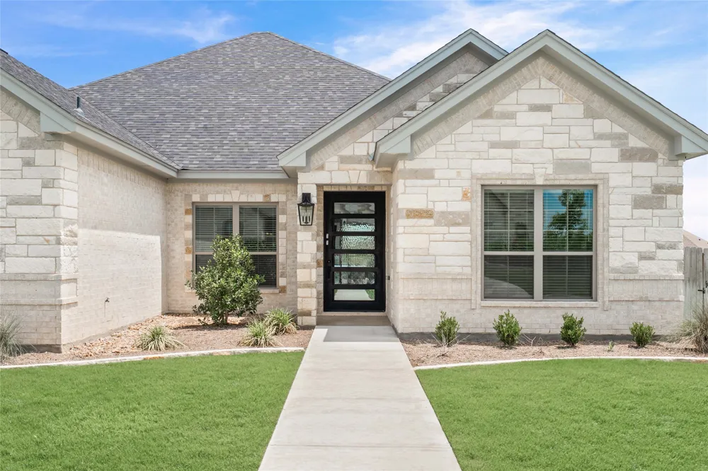 405 Willow Drive Troy, TX 76579