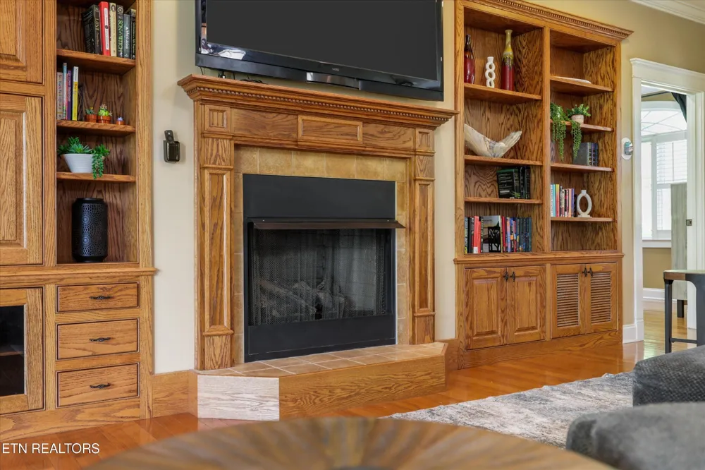 2177 Riverview Drive Dandridge, TN 37725