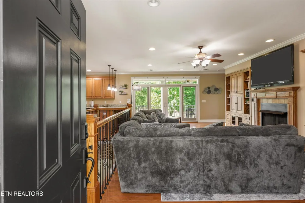 2177 Riverview Drive Dandridge, TN 37725