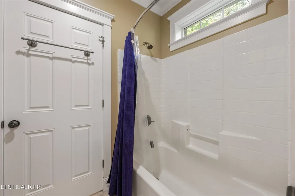 2177 Riverview Drive Dandridge, TN 37725