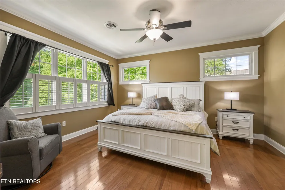 2177 Riverview Drive Dandridge, TN 37725