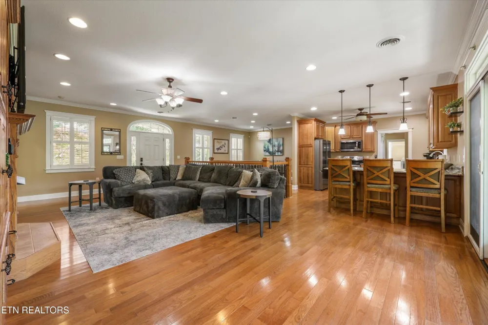 2177 Riverview Drive Dandridge, TN 37725