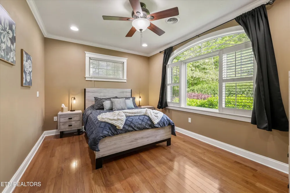 2177 Riverview Drive Dandridge, TN 37725