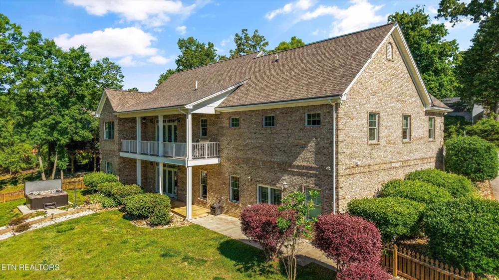2177 Riverview Drive Dandridge, TN 37725