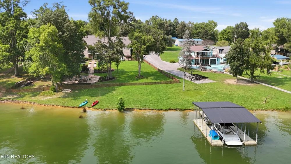 2177 Riverview Drive Dandridge, TN 37725