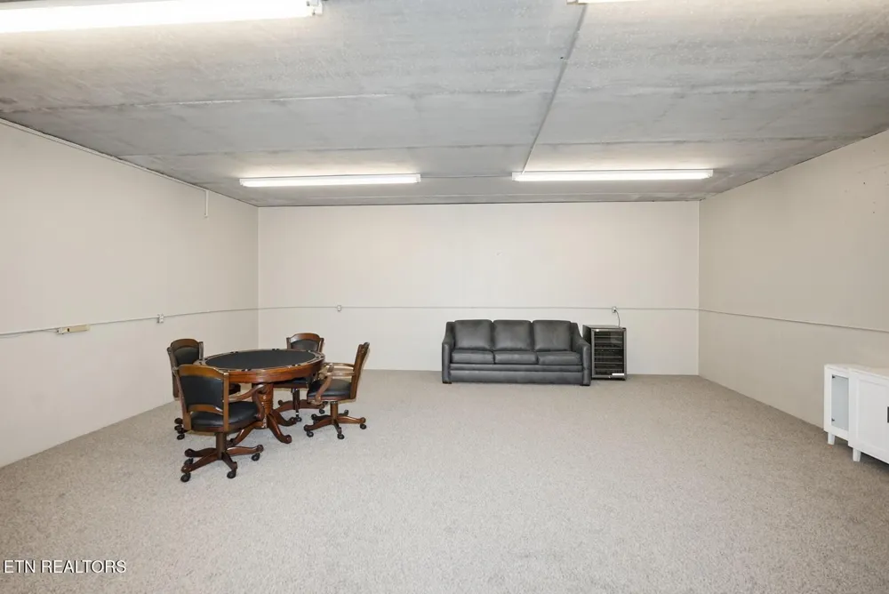 2177 Riverview Drive Dandridge, TN 37725