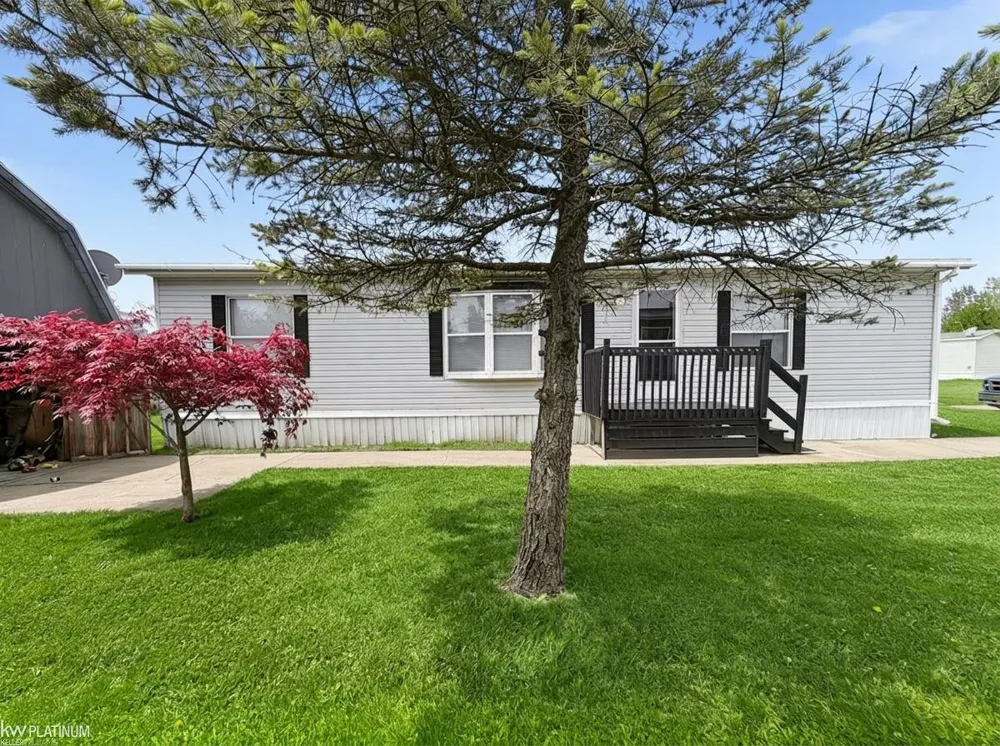 12370 Saint James Court Romeo Village, MI 48065