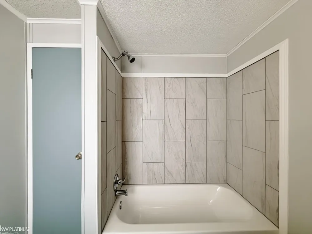 12370 Saint James Court Romeo Village, MI 48065