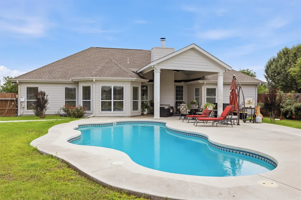 339 County Road 368 Taylor, TX 76574