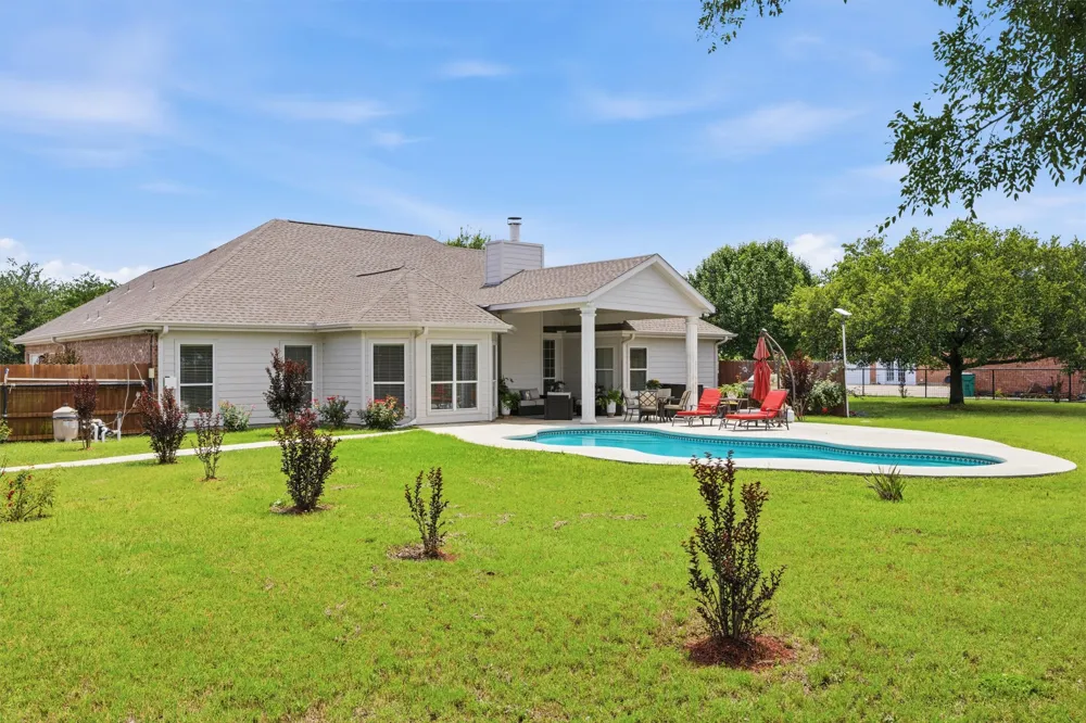 339 County Road 368 Taylor, TX 76574