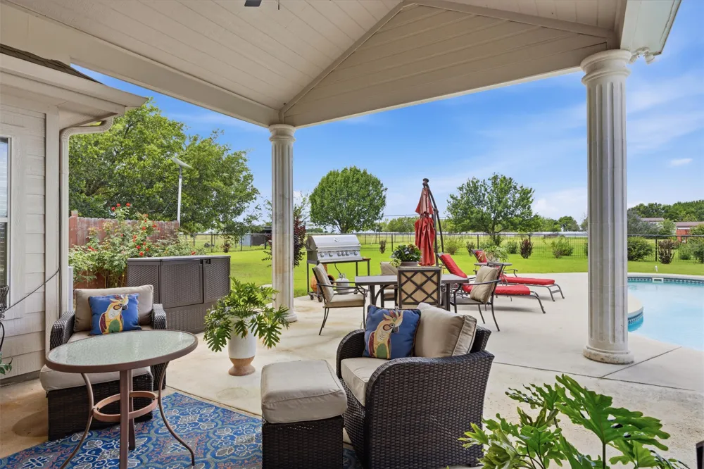 339 County Road 368 Taylor, TX 76574