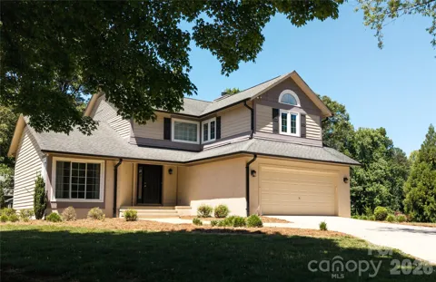 568 Wood Hollow Road