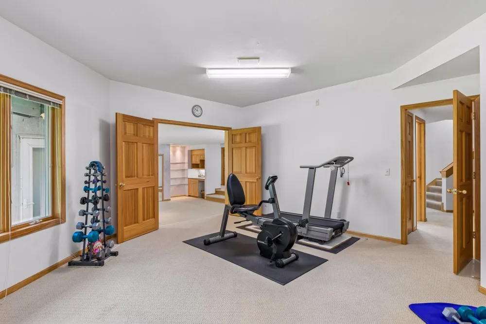 689 Brookside Lane Mendota Heights, MN 55118