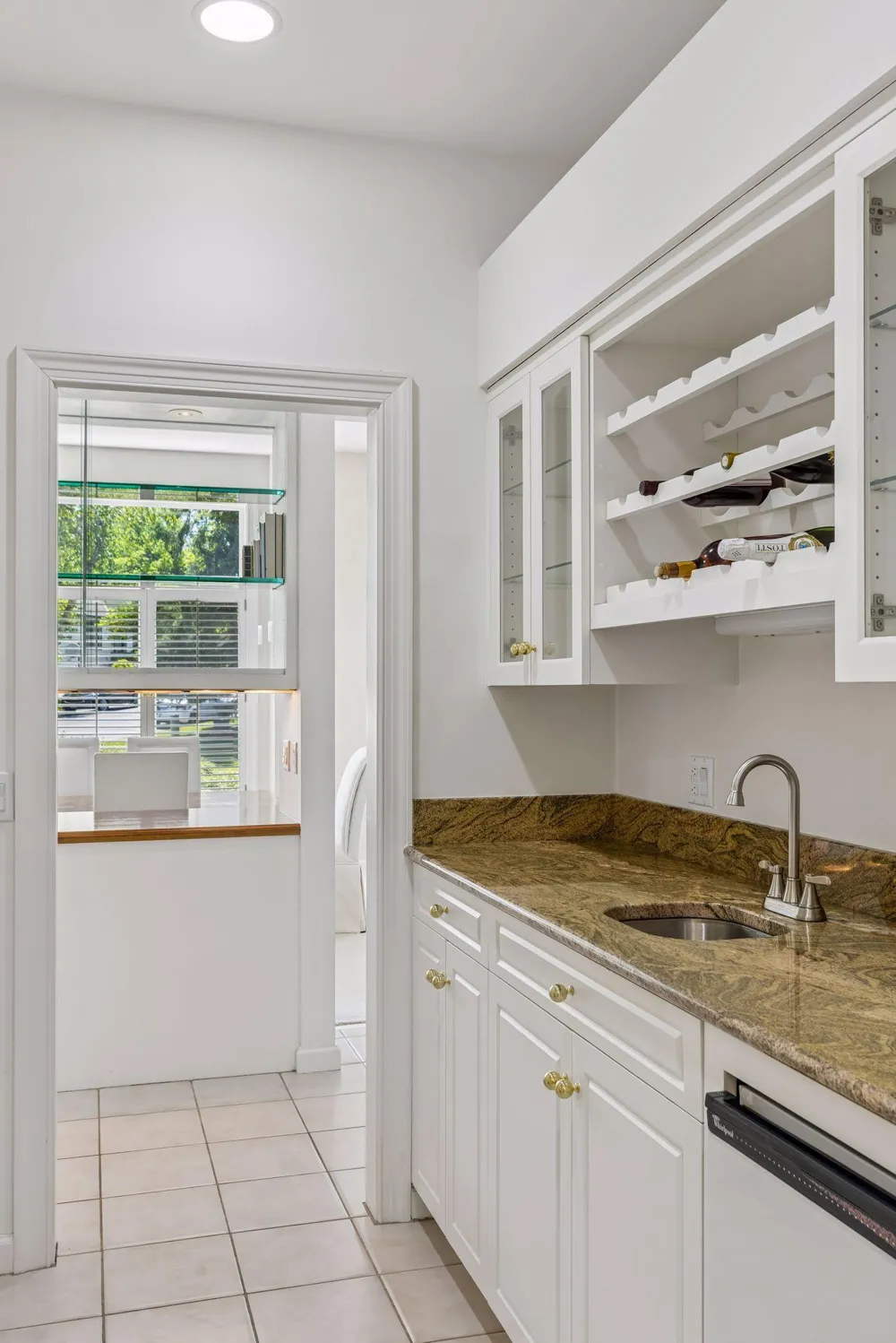 689 Brookside Lane Mendota Heights, MN 55118