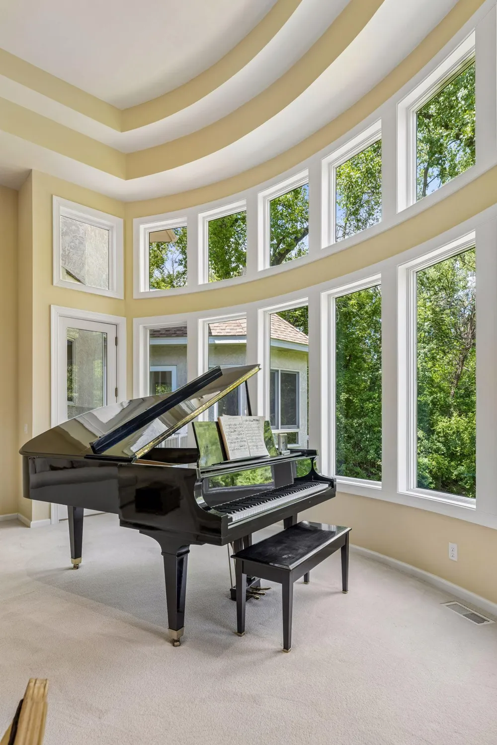 689 Brookside Lane Mendota Heights, MN 55118