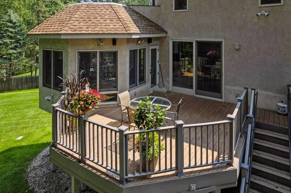 689 Brookside Lane Mendota Heights, MN 55118