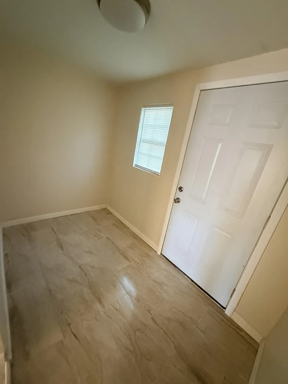 1594 DAVIS ST Memphis, TN 38108