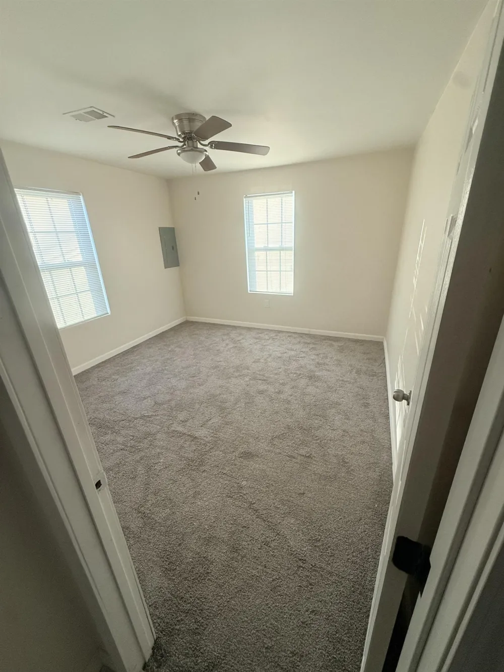 1594 DAVIS ST Memphis, TN 38108