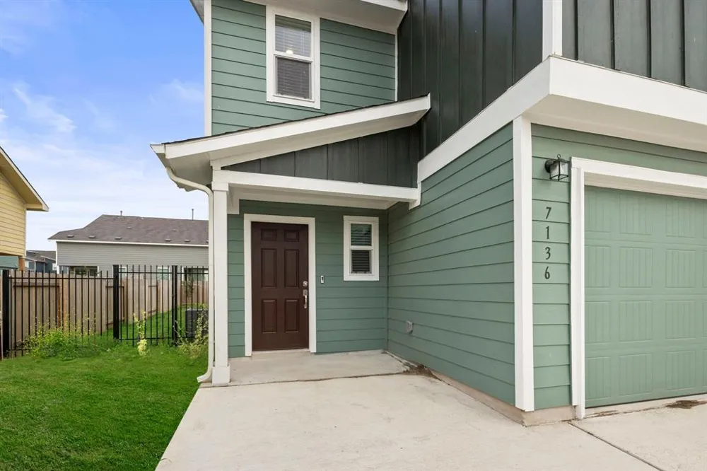 7136 Spotted Leaf Way Del Valle, TX 78617