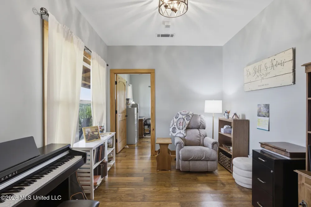 11281 Mississippi 21 Forest, MS 39074
