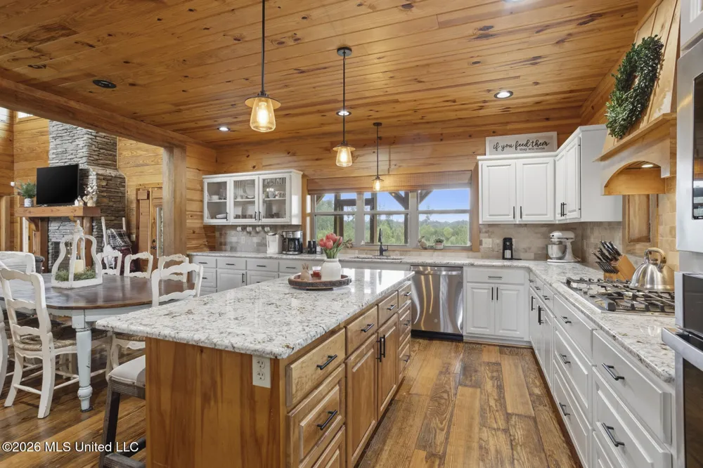 11281 Mississippi 21 Forest, MS 39074