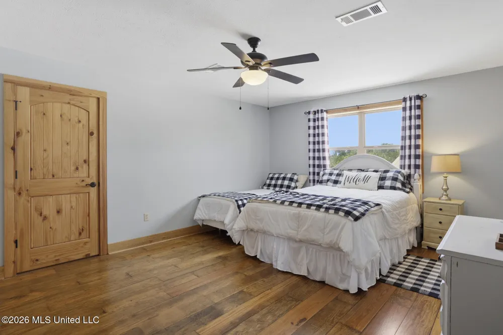 11281 Mississippi 21 Forest, MS 39074