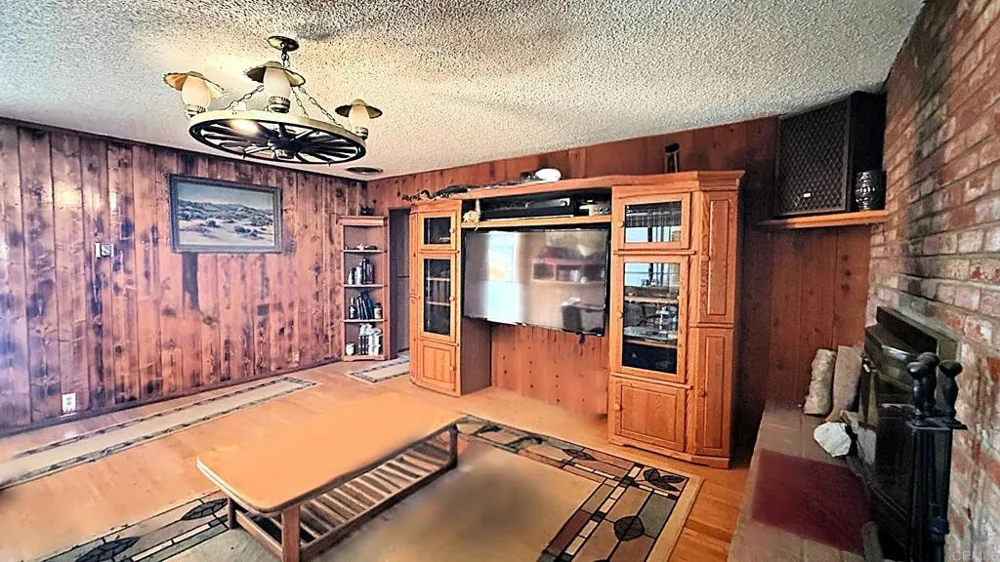 11041 Summit Avenue Santee, CA 92071