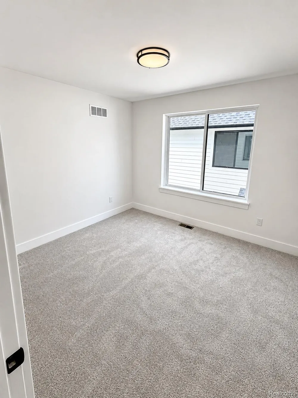 3153 Ellwood Ave. Berkley City, MI 48072