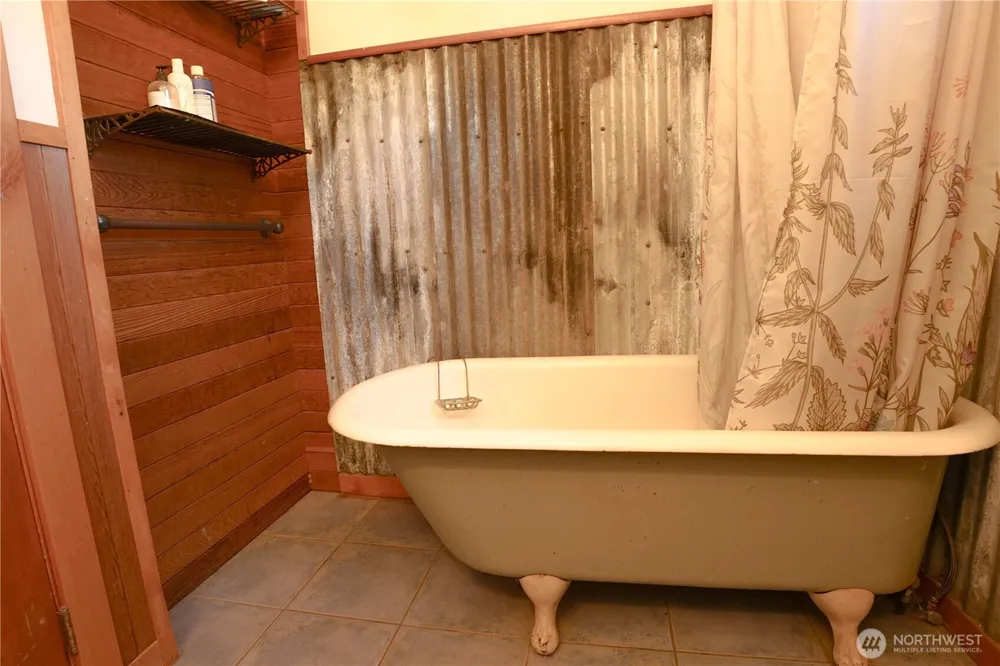 2904 Wildwood Drive Quilcene, WA 98376