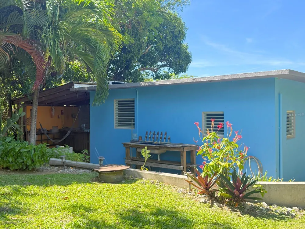 120 CALLE 16 Vieques, PR 00765