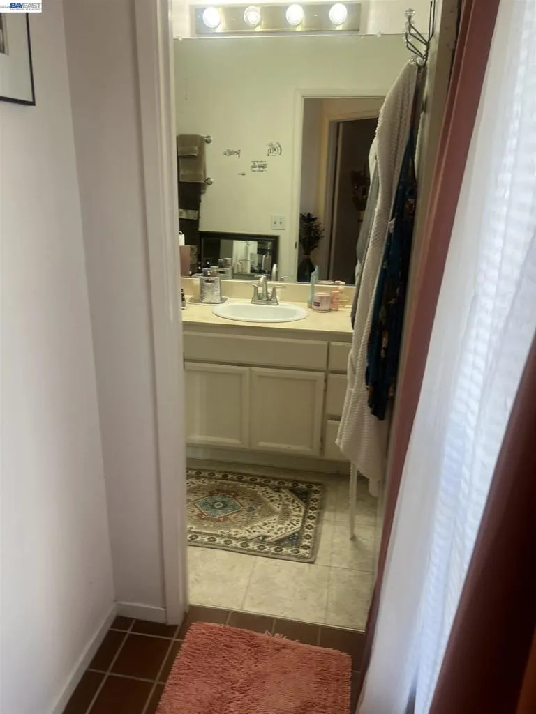 999 Porter Ave #4 Stockton, CA 95207