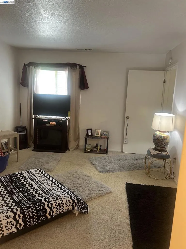 999 Porter Ave #4 Stockton, CA 95207