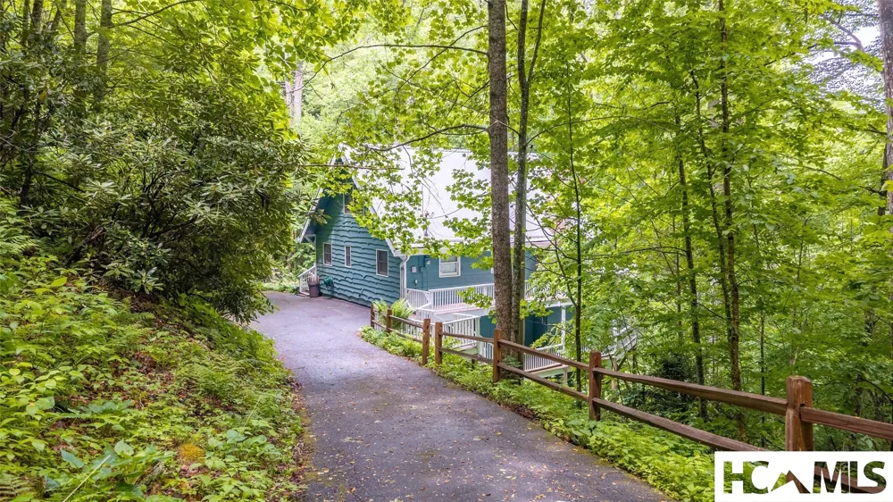 583 Woods Mountain Trail Cullowhee, NC 28723