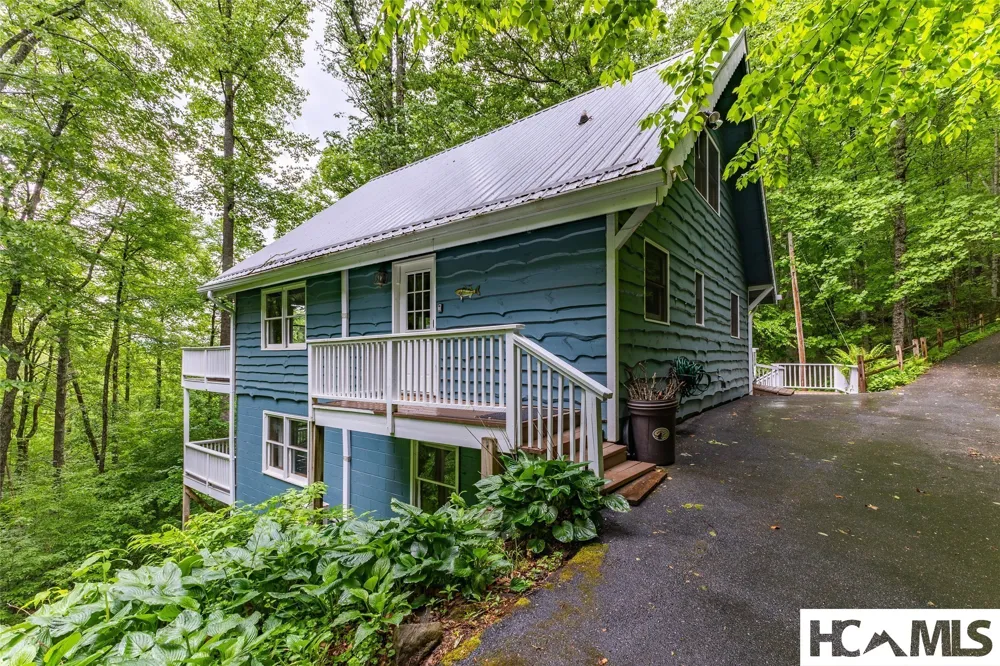 583 Woods Mountain Trail Cullowhee, NC 28723
