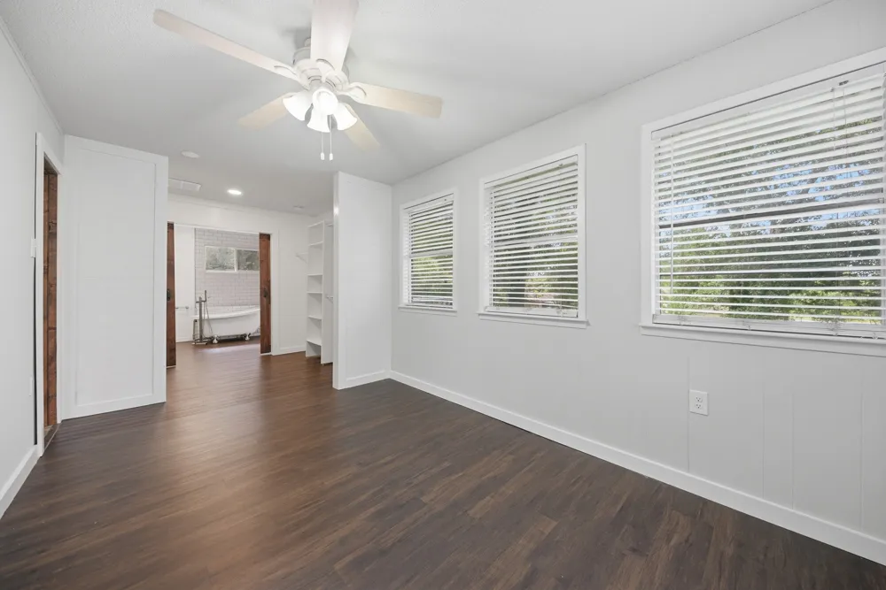 9481 Lake Forest Circle Brenham, TX 77833