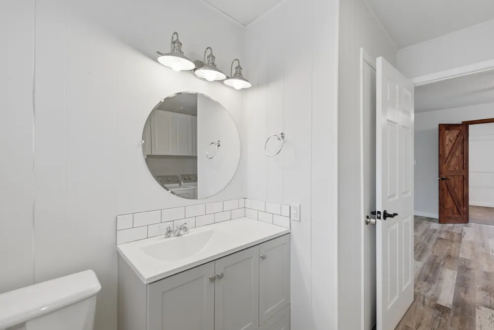 9481 Lake Forest Circle Brenham, TX 77833