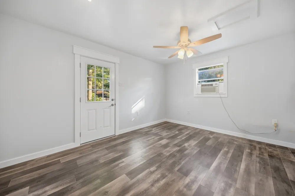 9481 Lake Forest Circle Brenham, TX 77833