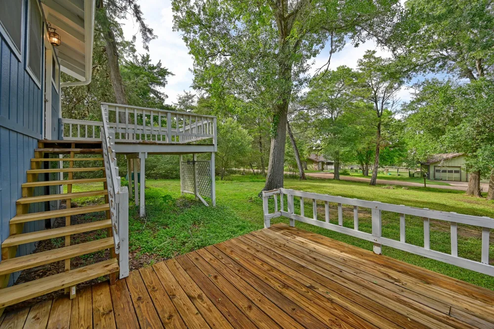 9481 Lake Forest Circle Brenham, TX 77833