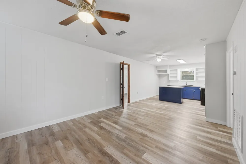9481 Lake Forest Circle Brenham, TX 77833