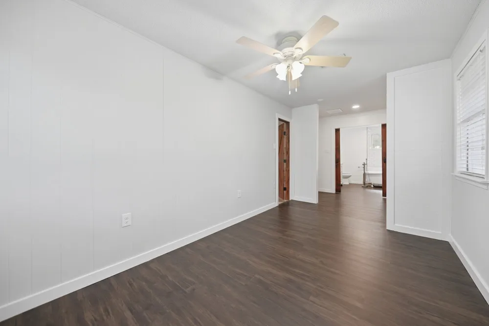 9481 Lake Forest Circle Brenham, TX 77833
