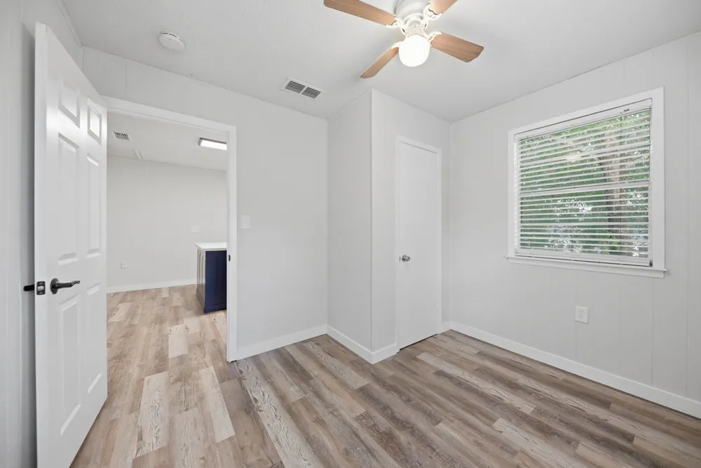 9481 Lake Forest Circle Brenham, TX 77833