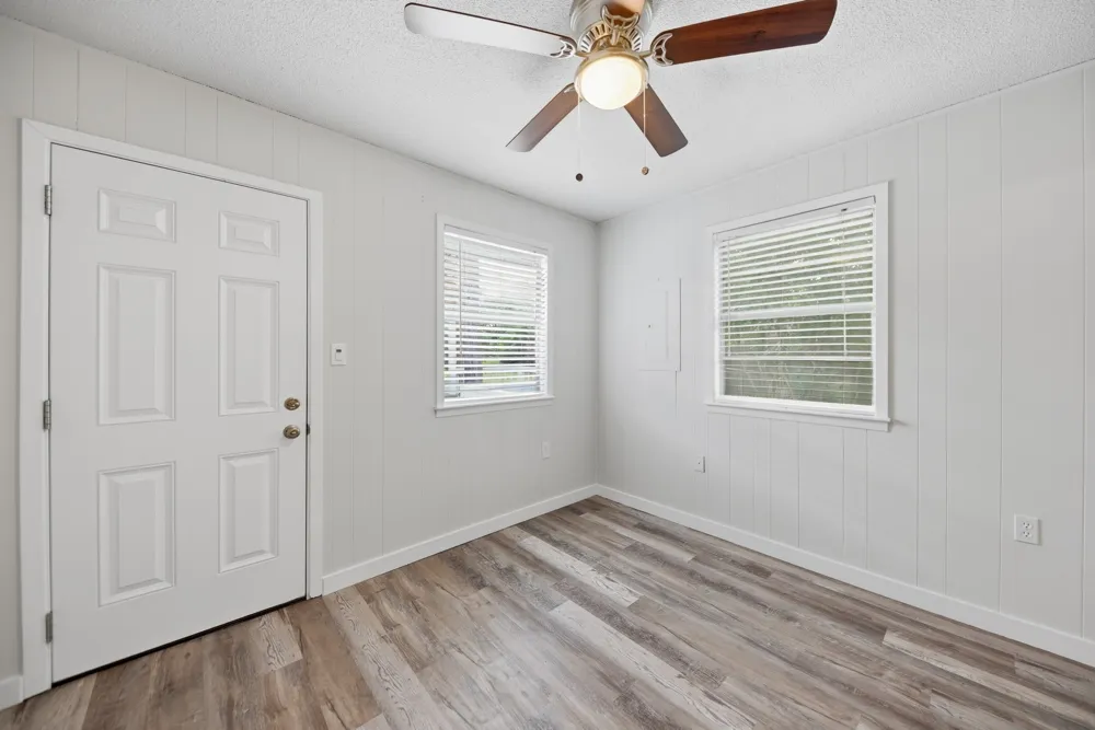 9481 Lake Forest Circle Brenham, TX 77833
